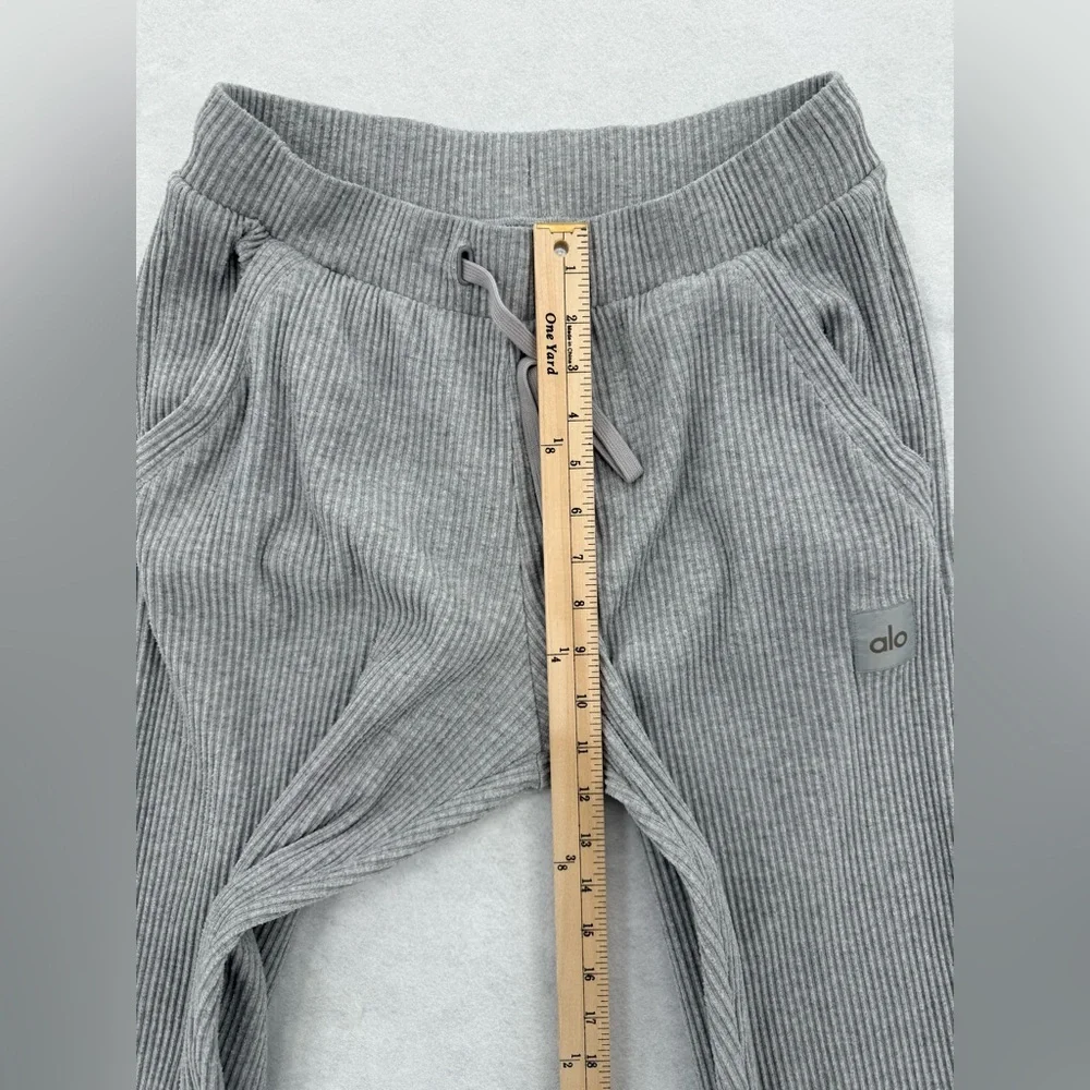 Alo Yoga Muse Sweatpant Athletic‎ Heather Grey Size Medium - Picture 11 of 12